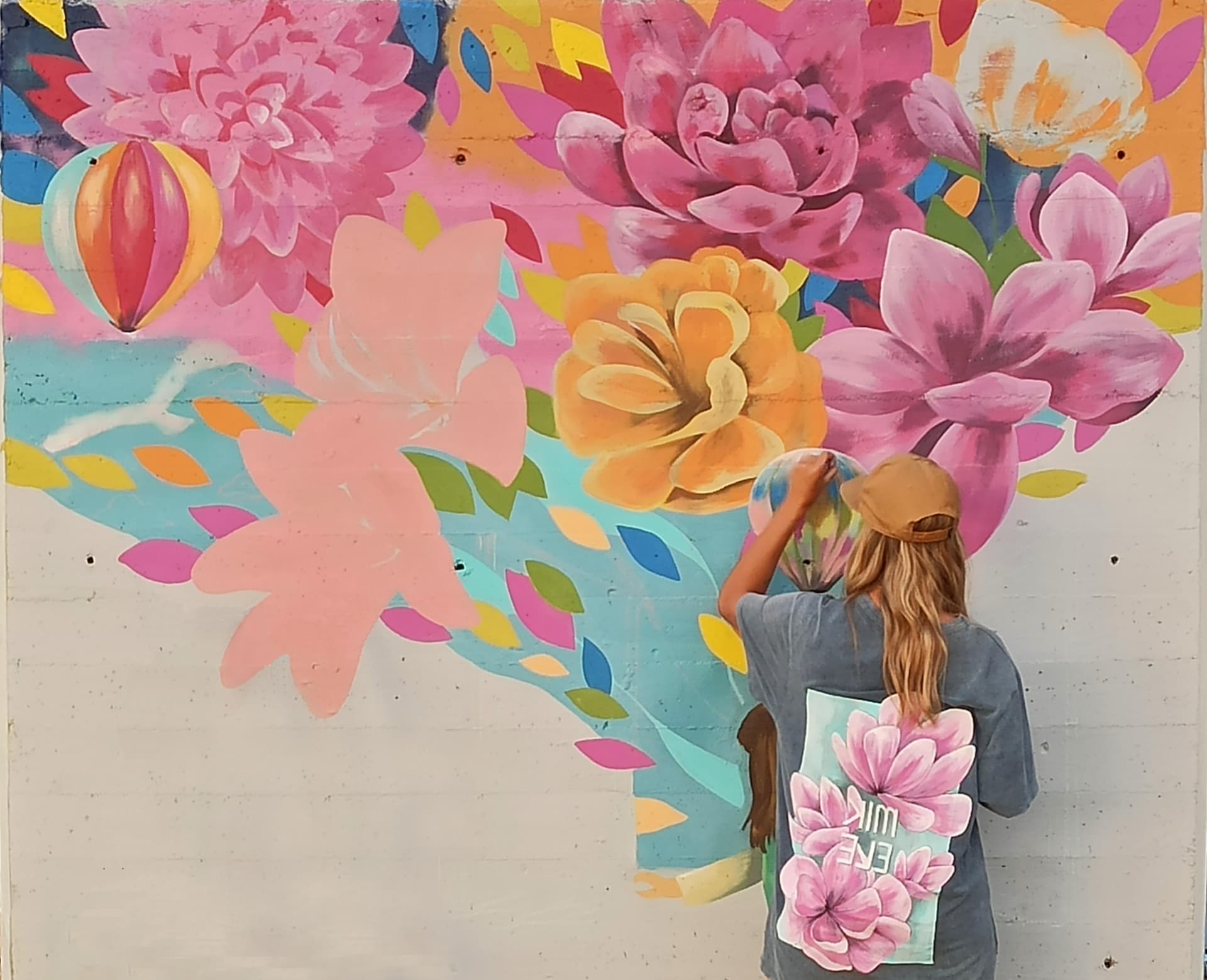 Mikele pintando